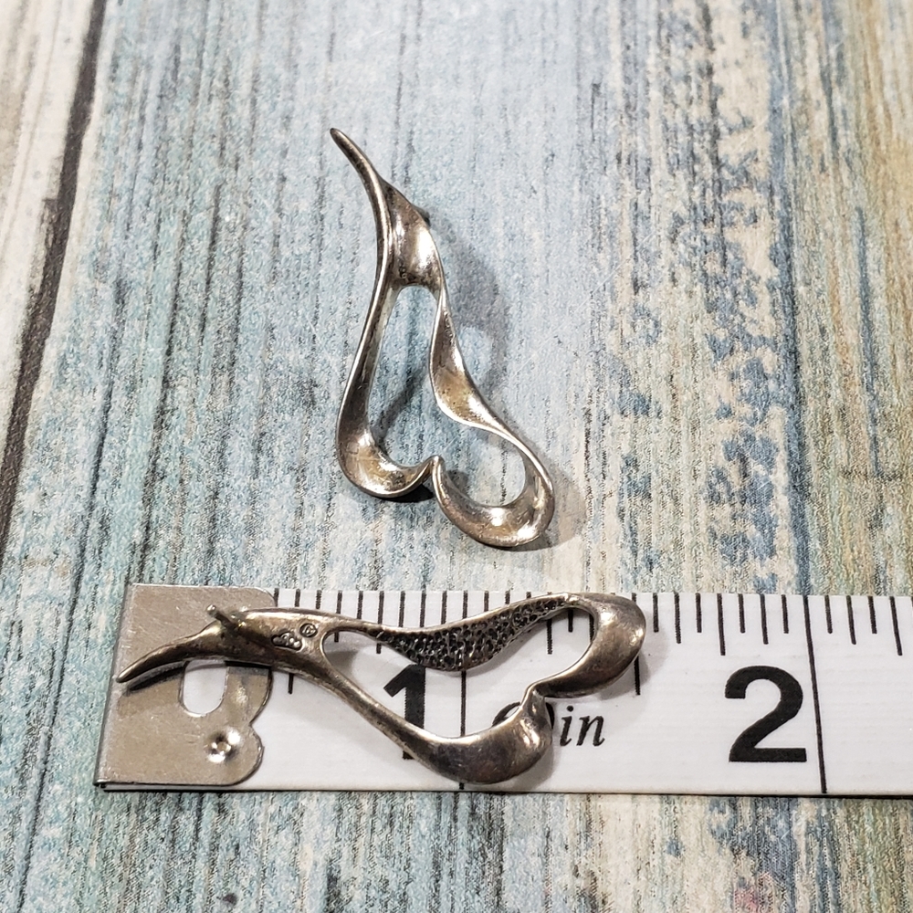 Upside-Down Heart Earrings. - Picture 5 of 8
